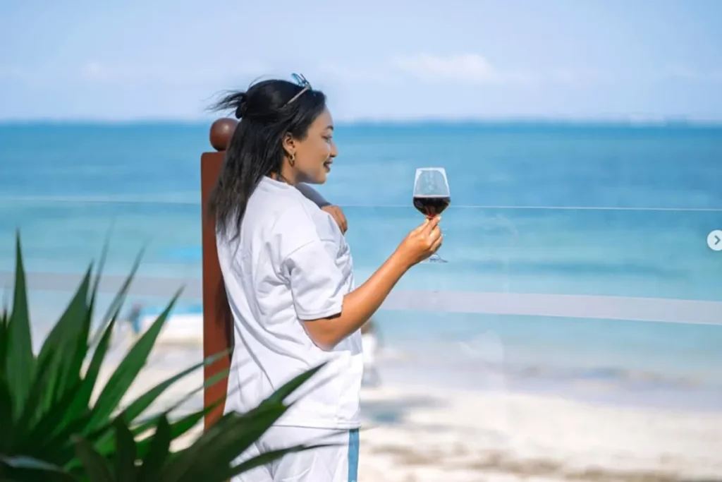 Thai Chi By The Sea | Sarova Whitesands Beach Resort & Spa